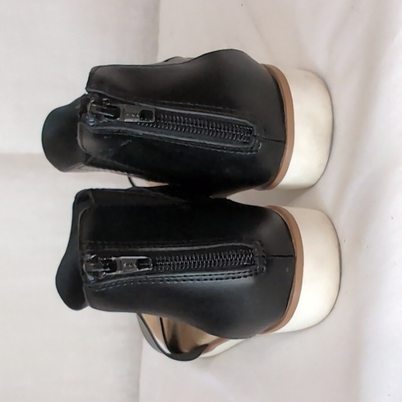 Time and Tru Black Faux Leather Strappy Platform Sandal Size 8 - Picture 4 of 6